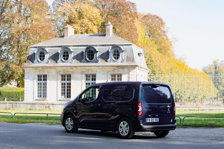  Peugeot Partner 2018 года  (WW) (фото 15 из 20)